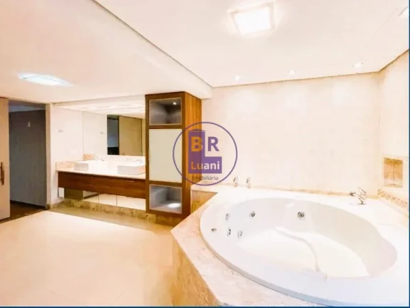 Imagem Linda casa alto padrão com ótima localização.