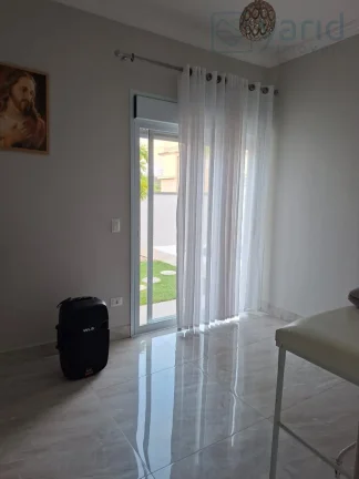 Imagem Casa em Condomínio de Luxo em Jundiaí-SP: 3 Quartos, Suíte, 4 Vagas - Jardim Celeste