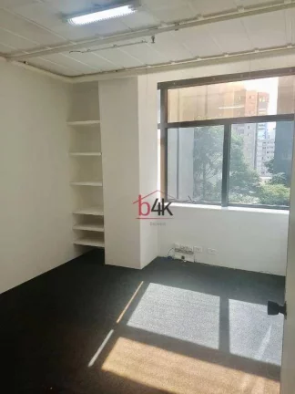 Imagem Sala comercial à venda na Berrini com 98m² de área, copa, banheiro e 2 vagas de garagem.