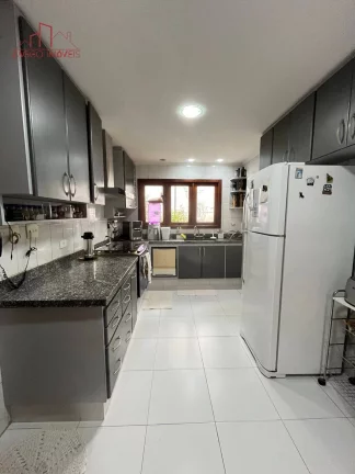 Imagem Belíssimo casa no horto do ypê - 2 suítes - 420 m²