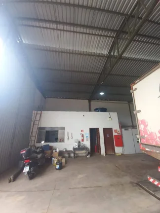 Imagem Galpão para Locação na BR 265, Barbacena - 450m2 com Piso Industrial