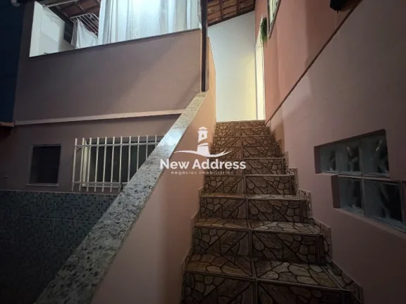 Imagem No Jockey, duas casas em um só imóvel com área gourmet: more com a família, alugue ou transforme em duplex. Comércio e serviços a poucos passos.