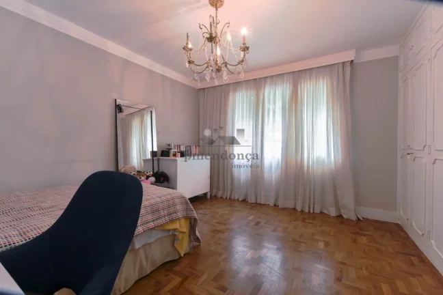 Imagem Apartamento reformado à venda em Higienópolis com 3 quartos e 2 vagas, 210m2