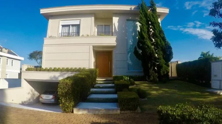 Imagem Casa no Res. Gênesis I - 400m²