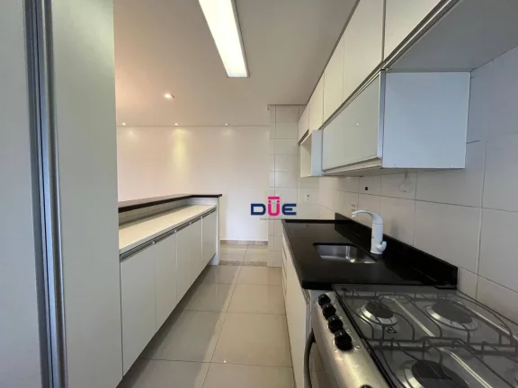 Imagem Apartamento com 2 Dormitórios, Suíte e 2 Vagas na Ponta da Praia