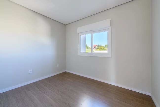 Imagem Sobrado de 3 quartos sendo 1 suíte com acabamento de alto padrão e localização Excelente