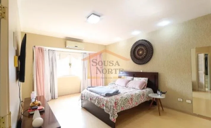Imagem Sobrado mobiliado com 288 m² de área total. Possui 4 dormitórios, sendo 1 suíte, 3 banheiros. Am...