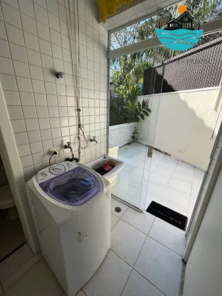 Imagem Alugar Casa anual em Juquehy em Condomínio Fechado - com 4 dormitórios, 2 suíte, 100m da praia - Acomodação máx. 10 pessoas | Juquehy Imobiliária