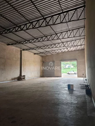 Imagem Galpão à venda, 300 m² por R$ 800.000,00 - Madri - Araporã/MG