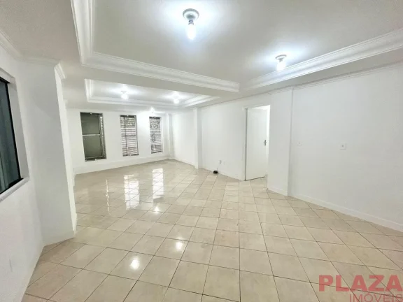 Imagem Ampla Sala | Av dos Estados | Piso superios | 3 Banheiros | Cozinha | Anual | Balneário Camboríu
