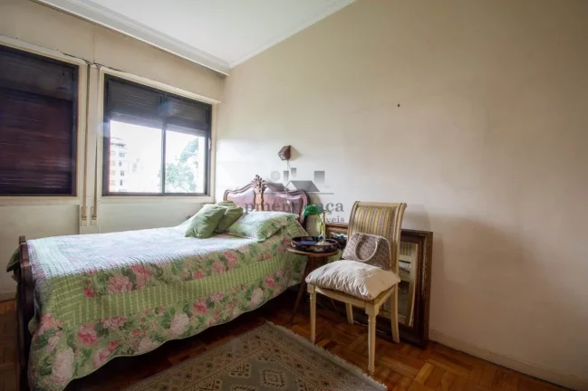 Imagem Apartamento em Higienopolis com 130m², 3 quartos ( 1 suíte ) e 1 vaga.