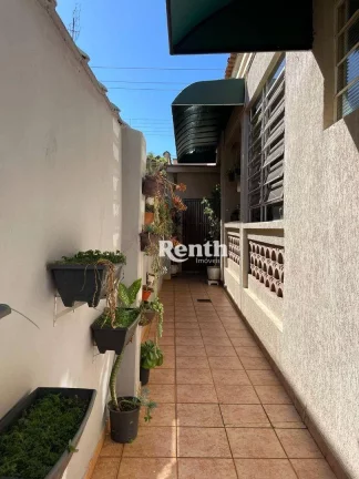 Imagem Casa com 3 dormitórios à venda, R$ 550.000 - Centro - Rio Claro/SP