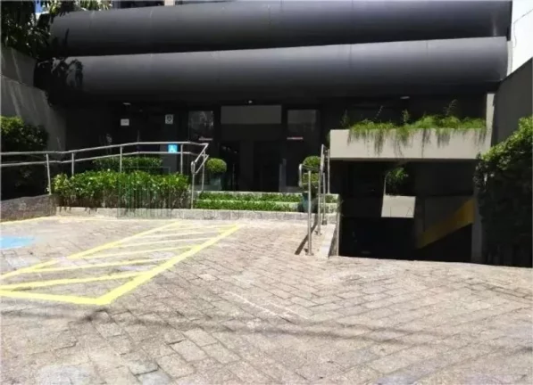 Imagem Oportunidade única: Casa comercial à venda em Indianópolis, São Paulo-SP, com 16 salas e 1.336,00 m² de área.