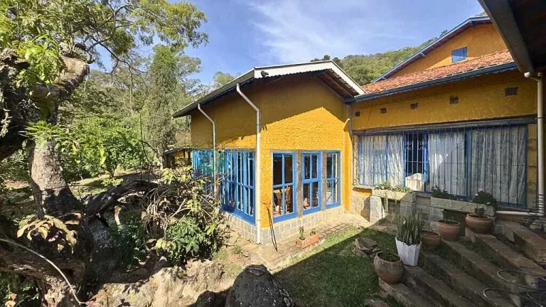 Imagem A escala monumental da Serra da Mantiqueira aos seus pés