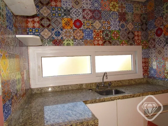 Imagem Casa charmosa e ensolarada no Jardins do Prado, com 2 suítes, pátio e churrasqueira, em um loteame...
