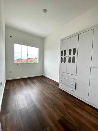 Imagem Casa com 3 dormitórios sendo 1 suíte e 2 vagas de garagem em Brusque