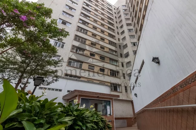 Imagem Apartamento em Higienópolis com 1 quarto e 1 vaga, pronto para morar ou investir.