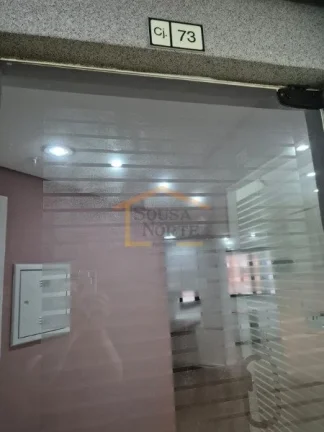 Imagem Conjunto comercial, com pintura e reforma novas,
ar condicionado, carpete, balcão fixo, 2 mesas fix...