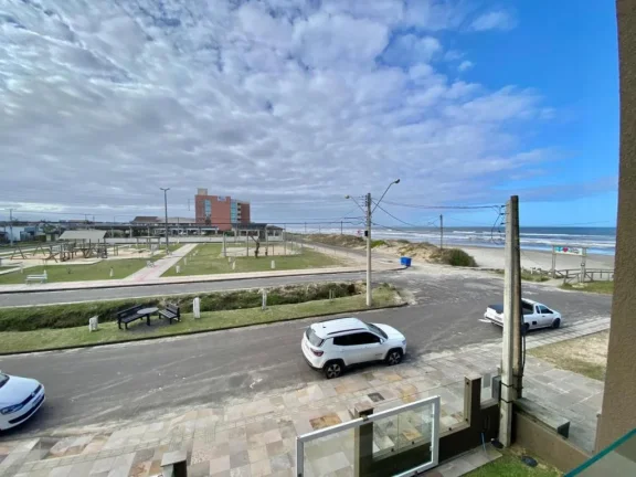 Imagem Sobrado 4 Dormitórios - Bairro Araçá