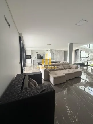 Imagem Residência contemporânea localizada na Praia de Itaguaçu, no bairro Ubatuba, a aproximadamente 30...