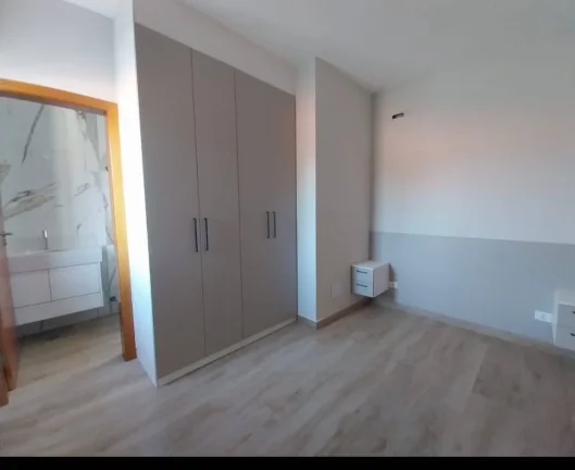 Imagem Casa Nova com fino acabamento com armários!!!