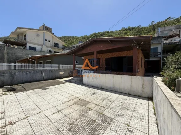 Imagem Vista Maravilhosa, casa na Praia de São Miguel, com 04 quartos em Penha com ótima localização.