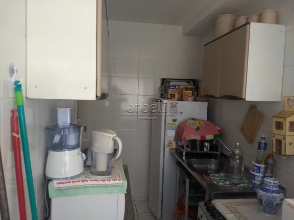 Imagem Apartamento térreo com 48 metros quadrados, com dois quartos com piso em porcelanato e teto rebaixa...