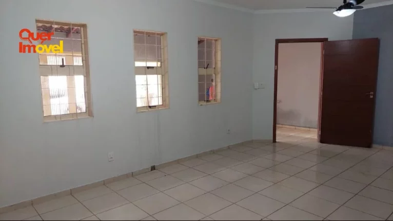 Imagem Casa à venda no Jardim Ouro Branco, Ribeirão Preto-SP - 3 quartos, 1 suíte, 2 salas, 2 banheiros, 3 vagas, 130m² - Quer Imóvel Negócios Imobiliários.