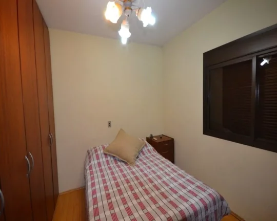 Imagem Apartamento com piso de madeira e armários! Amplo living para 2 ambientes, terraço, lavabo, 4 dorm...
