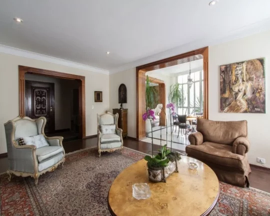 Imagem Higienópolis apartamento à venda em Prédio Vintage com 4 suítes e 2 vagas, 530m²