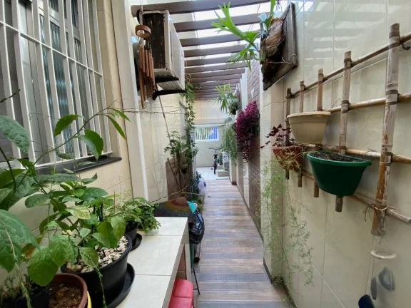 Imagem Casa térrea a venda em Santos, reformada, garagem, ótima