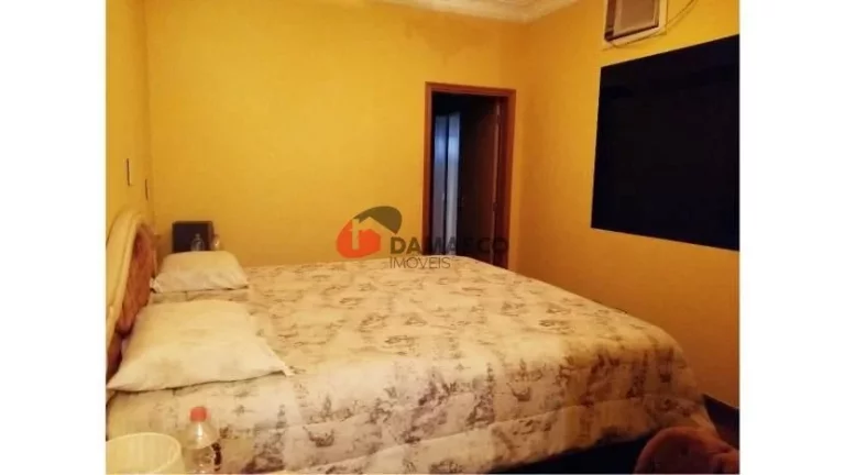 Imagem Sobrado à venda 3 Quartos, 3 Suites, 6 Vagas, 600M², Cerâmica, São Caetano do Sul - SP