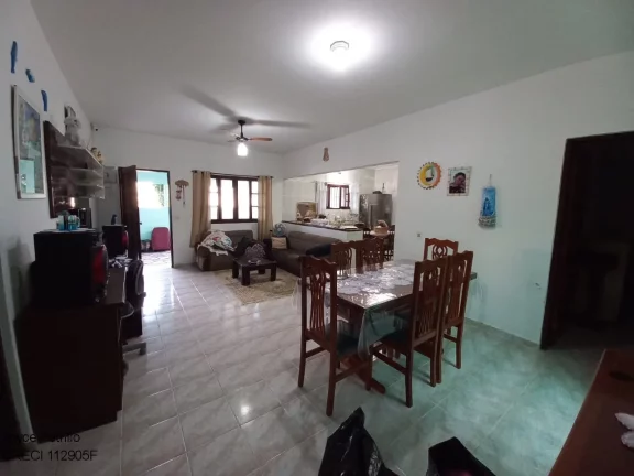 Imagem Casa 3 dormitórios e piscina, disponível para locação em Peruíbe.