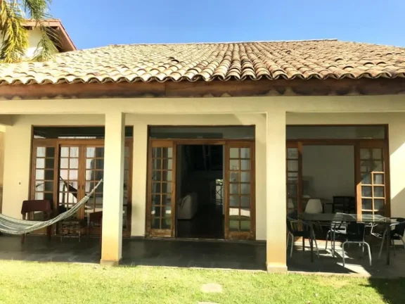 Imagem Casa no Res. Alpha 9 - 300m²
