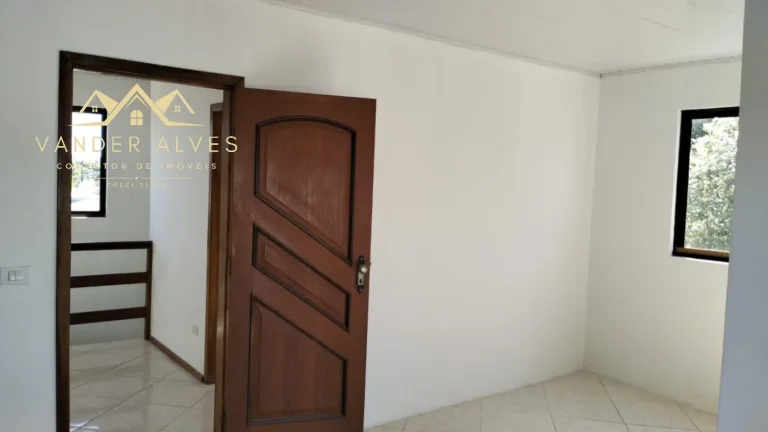 Imagem Imperdível casa para venda ou locação em Foz do Iguaçu-PR, 4 quartos, 1 suite, 2 salas, 2 banheiros, 3 vagas de garagem.