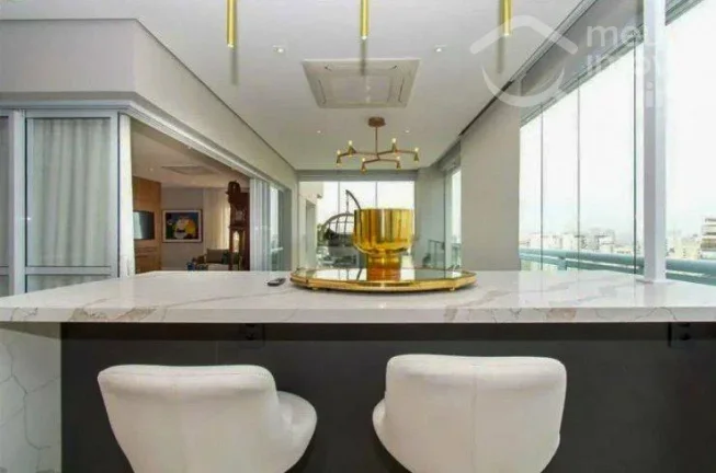 Imagem Cobertura a venda na Vila Nova Conceição, com 272 m2 sendo 4 suítes, closet e piscina privativa
