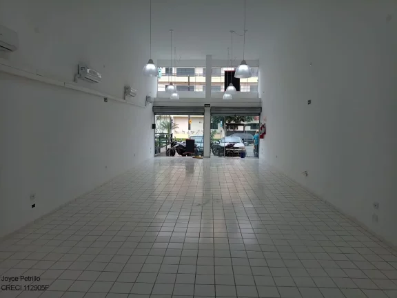 Imagem Super loja com 114 m² disponível para locação na principal avenida comercial de Peruíbe.