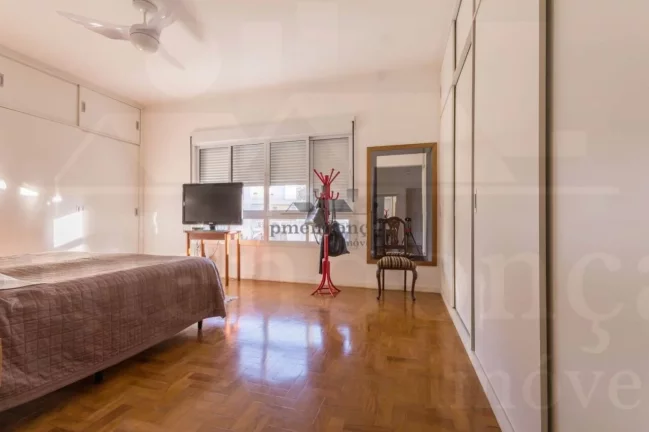Imagem Apartamento em andar alto a venda em Higienópolis, com muita claridade, ventilação natural e uma ...