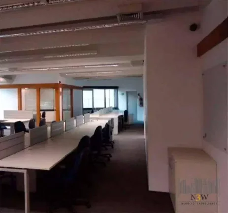 Imagem Sala comercial para locação na Lapa São Paulo SP com vão livre, 4 banheiros e 7 vagas de garagem e 419m²