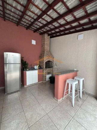 Imagem Casa em Condomínio Fechado!
Excelente casa, 3 dormitórios, sendo 2 suítes, lavabo, sala para dois...