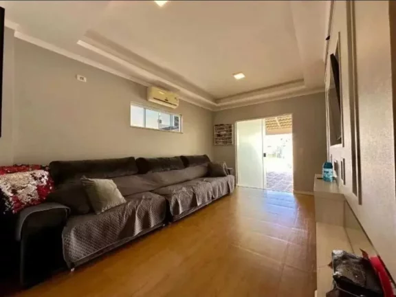 Imagem Sobrado alto padrão com 3 dormitórios e 3 vagas de garagem, com amplo jardim - Camboriú/SC