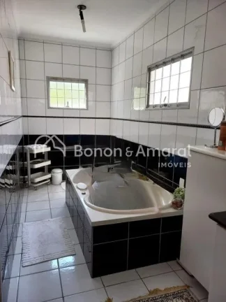 Imagem Casa estilo sobrado com linda vista da varanda, 263m² de área construída, muito bem distribuída ...