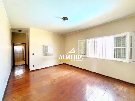 Imagem Casa com 5 dormitórios à venda, 426 m² por R$ 980.000,00 - Parque Universitário - Rio Claro/SP