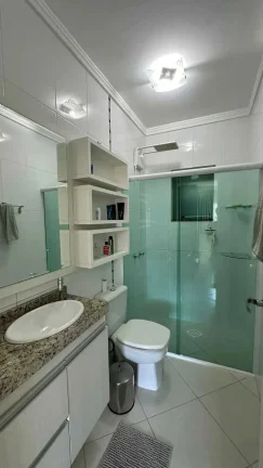 Imagem Casa com 3 suítes e 4 vagas de garagem em Balneário Camboriú/SC