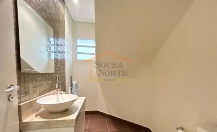 Imagem Sobrado residencial semi isolado, com 3 dormitórios, sendo 1 suite, sala de estar, sala de jantar, ...