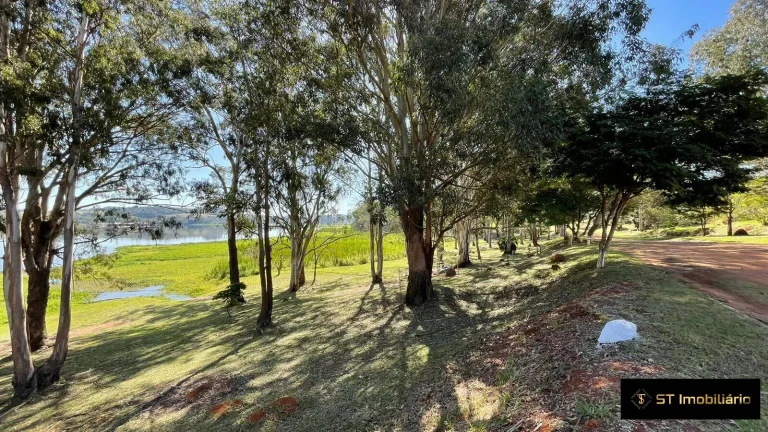 Imagem Lindo terreno de 1.000m² - Condomínio com Acesso a Represa em Atibaia/SP!