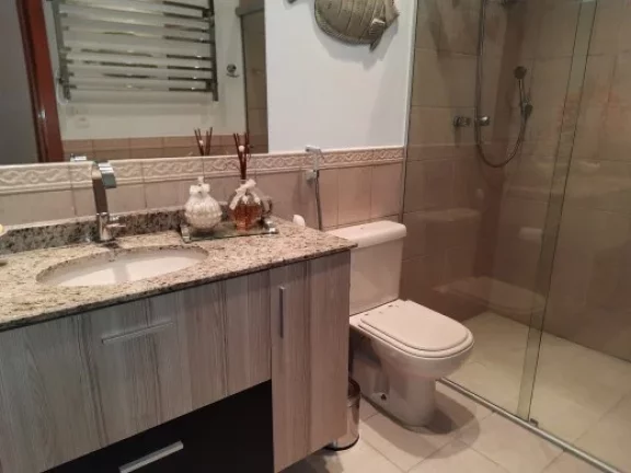 Imagem Cobertura duplex à venda em Ubatuba-SP, bairro Praia Grande, 4 quartos, 2 suítes, 2 salas, 2 banheiros, 4 vagas, 320m².