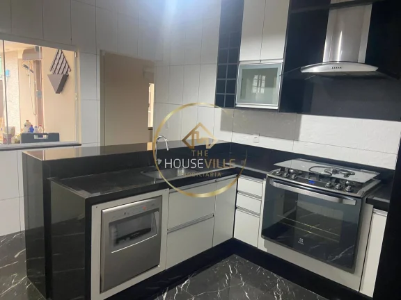 Imagem Casa, 3 Dormitórios, (Sendo 1 Suíte), 231m², Borda da mata.