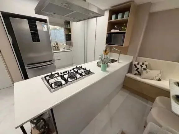 Imagem Apartamento mobiliado com 2 dormitórios e 1 vaga de garagem na Av. Atlântica em Balneário Camboriú