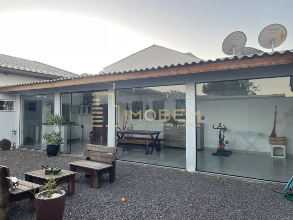 Imagem Imperdível casa à venda em Sinop-MT, Residencial Buritis: 3 quartos, 1 suíte, 1 sala, 3 banheiros, 2 vagas, 130m².